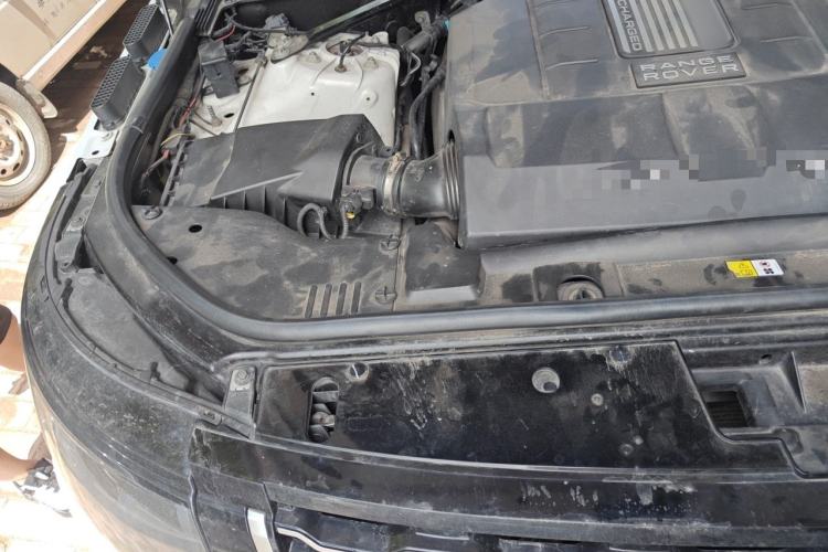 Used Land Rover Range 2014 Revised 3.0 SC V6 Vogue Engine Bay Right