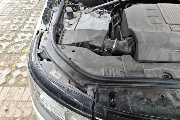 Used Land Rover Range  Engine Bay Right