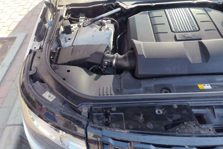 Used Land Rover Range 2014 3.0 SC V6 Vogue Engine Bay Right