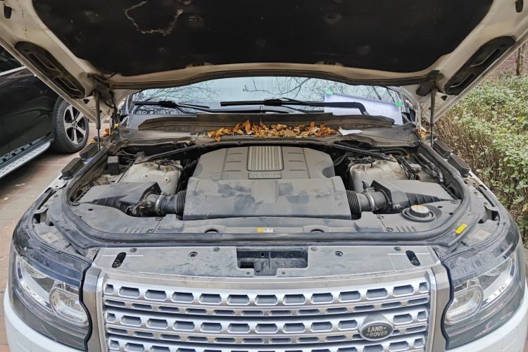 Used Land Rover Range 2014 Revised 3.0 SC V6 Vogue Engine Bay