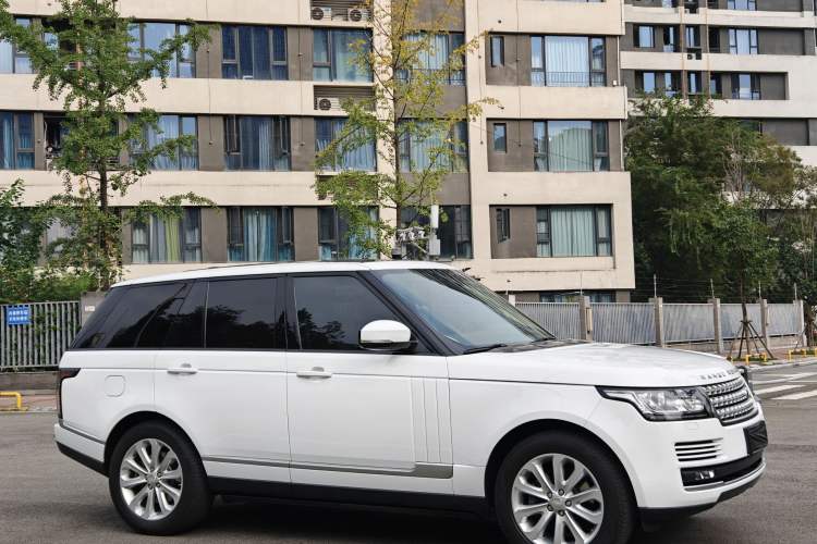 Used Land Rover Range 2014 Revised 3.0 SC V6 Vogue Exterior 2