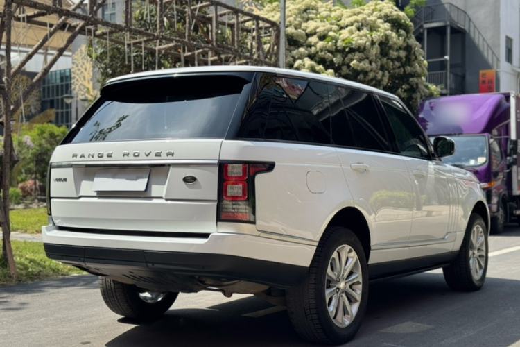 Used Land Rover Range 2014 3.0 SC V6 Vogue Exterior 4