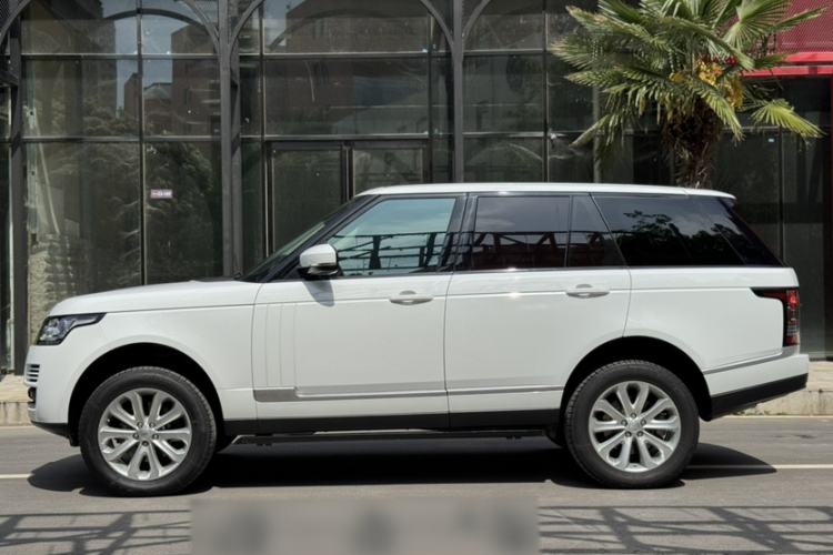 Used Land Rover Range 2014 3.0 SC V6 Vogue Exterior 5