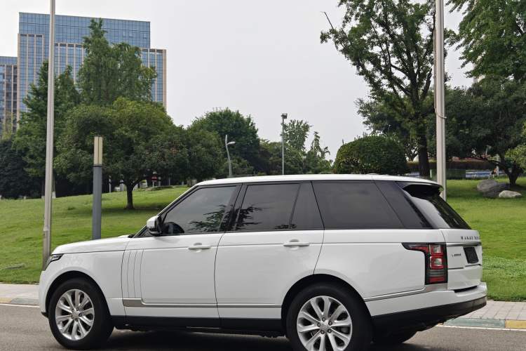 Used Land Rover Range 2014 Revised 3.0 SC V6 Vogue Exterior 6
