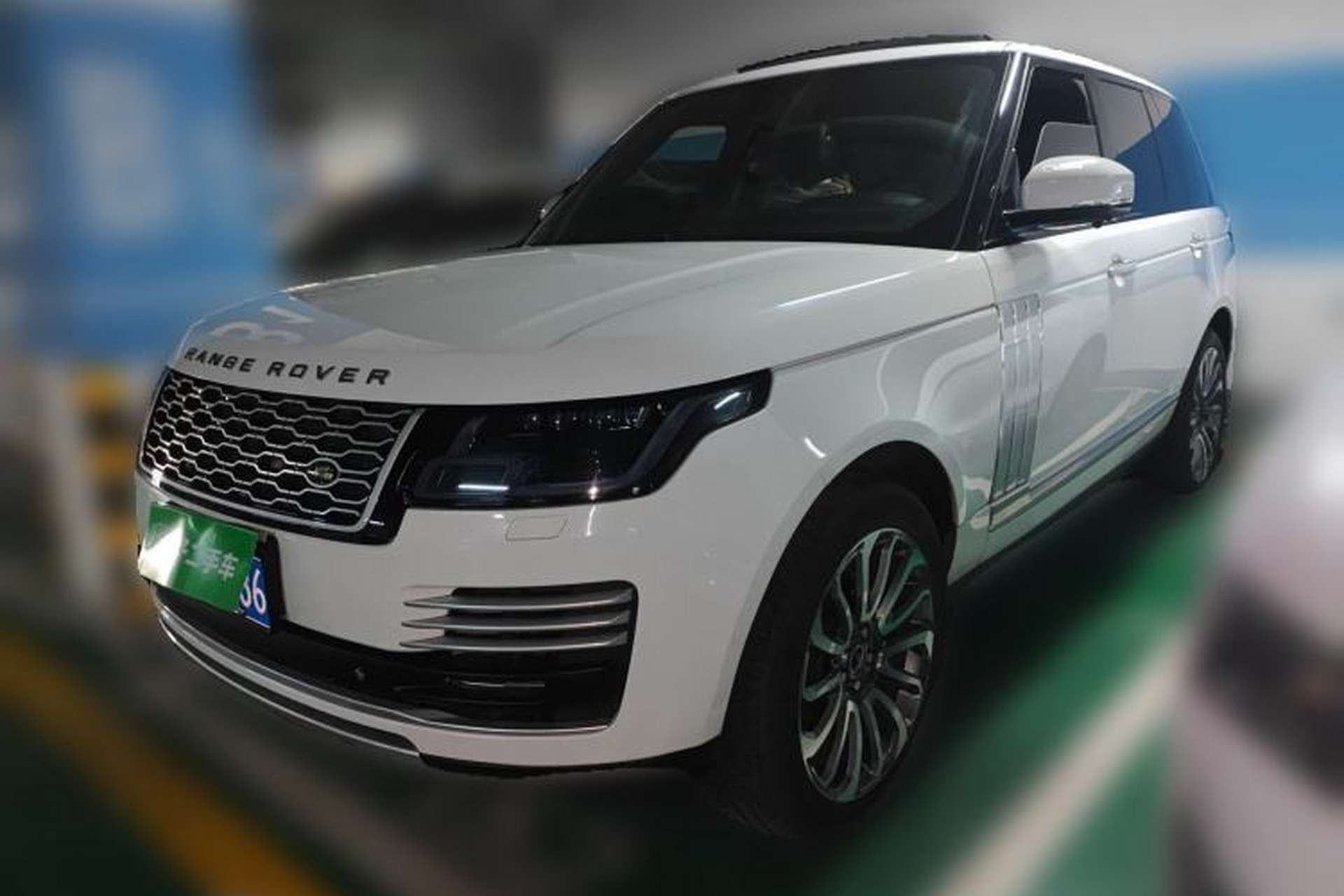 Used Land Rover Range 2014 Revised 3.0 SC V6 Vogue Front Left 45 Deg