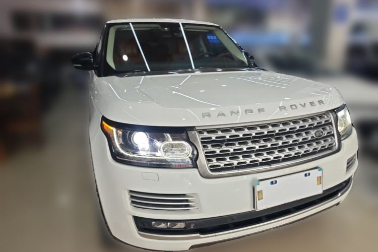 Used Land Rover Range 2014 3.0 SC V6 Vogue SE Long-Wheelbase Edition Front Right 45 Deg