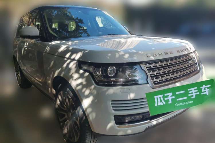 Used Land Rover Range 2014 3.0 TDV6 Vogue Front Right 45 Deg