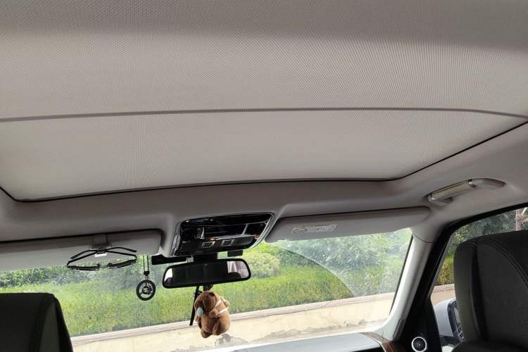 Used Land Rover Range 2014 Revised 3.0 SC V6 Vogue Headliner