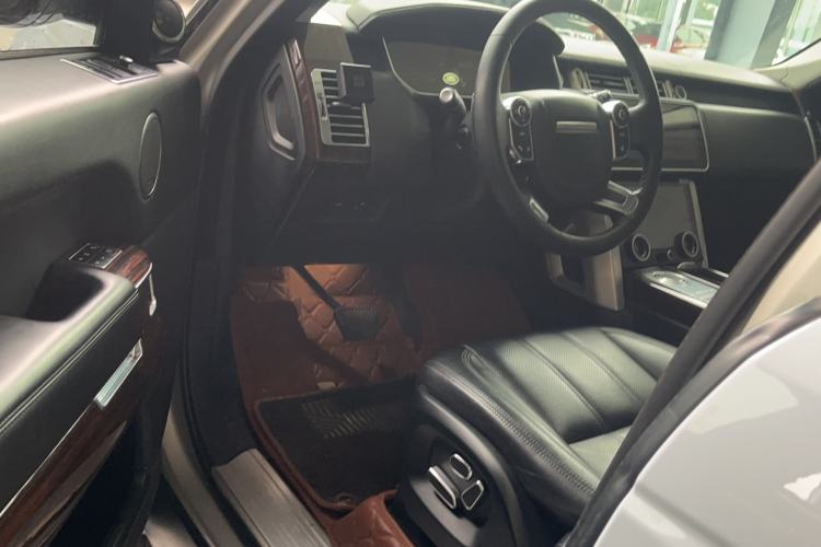 Used Land Rover Range 2014 3.0 SC V6 Vogue Interior 2