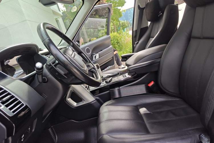 Used Land Rover Range 2014 Revised 3.0 SC V6 Vogue Left Front Seat