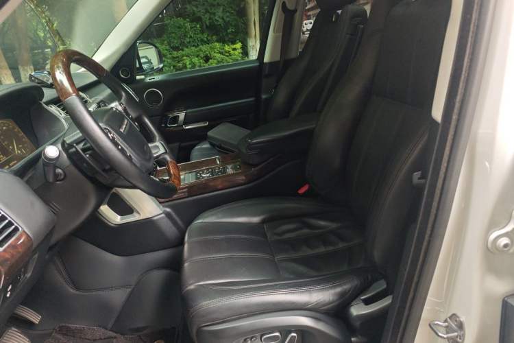 Used Land Rover Range 2014 3.0 SC V6 Vogue SE Left Front Seat
