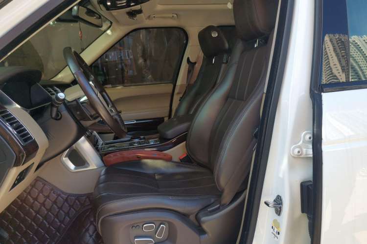 Used Land Rover Range 2014 3.0 TDV6 Vogue Left Front Seat