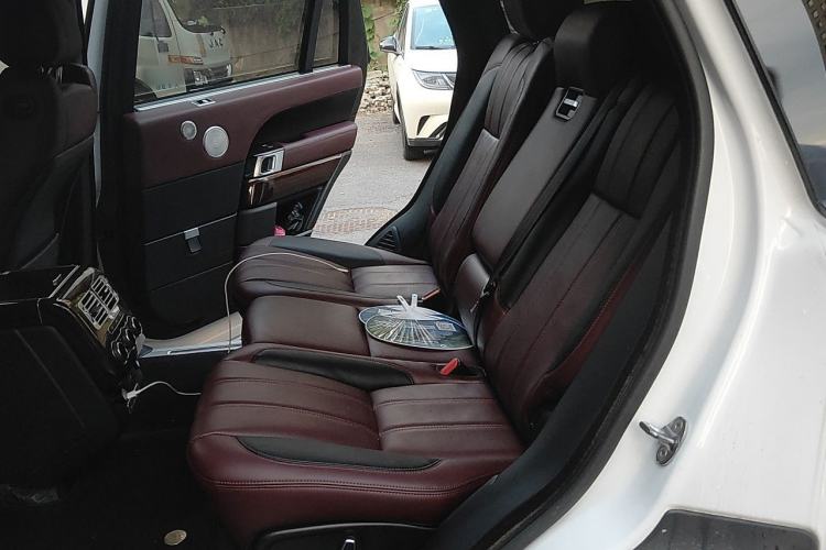 Used Land Rover Range 2014 3.0 SC V6 Vogue SE Long-Wheelbase Edition Left Rear Seat