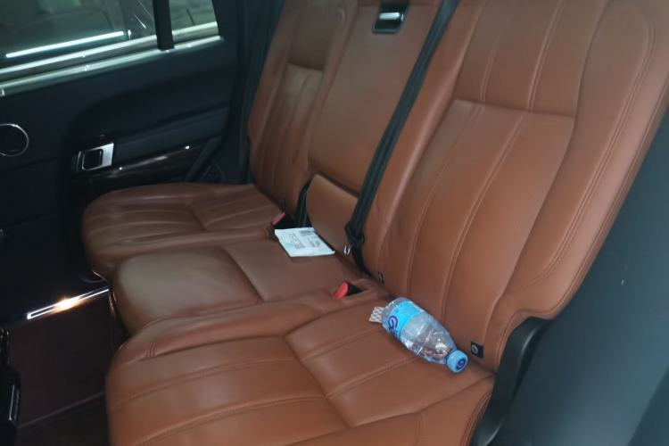 Used Land Rover Range 2014 3.0 SC V6 Vogue SE Long-Wheelbase Edition Left Rear Seat