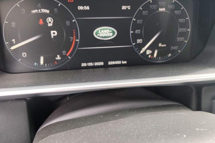 Used Land Rover Range 2014 Revised 3.0 SC V6 Vogue Odometer Close Up