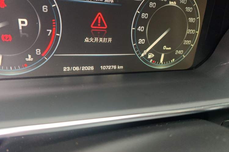 Used Land Rover Range 2014 3.0 SC V6 Vogue SE Odometer Close Up