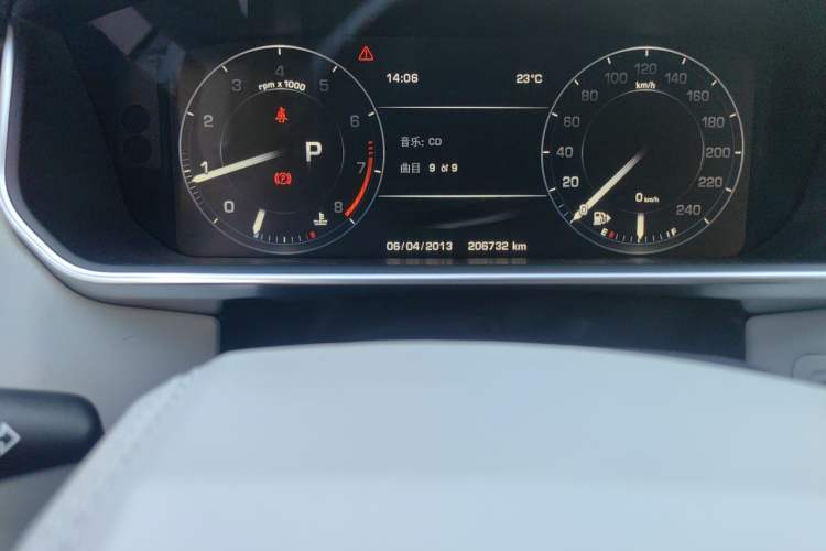 Used Land Rover Range  Odometer Close Up