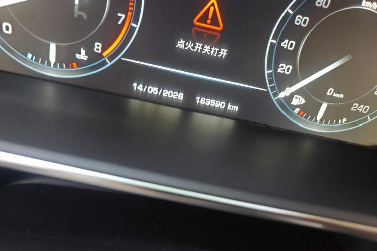 Used Land Rover Range 2014 3.0 SC V6 Vogue Odometer Close Up