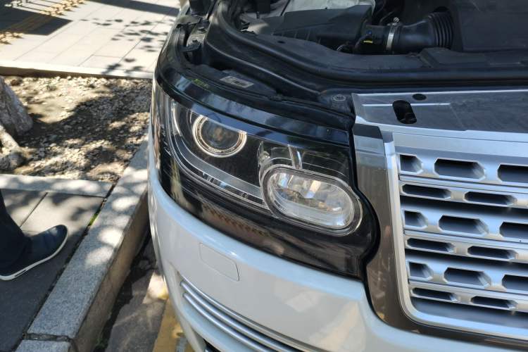 Used Land Rover Range 2014 3.0 SC V6 Vogue SE Long-Wheelbase Edition Right Front Headlight