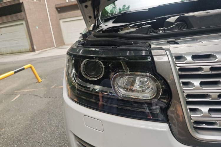 Used Land Rover Range 2014 3.0 SC V6 Vogue SE Right Front Headlight