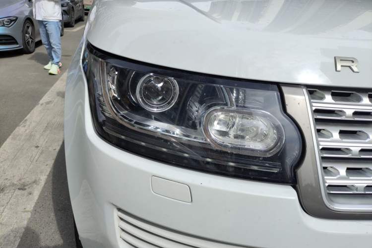 Used Land Rover Range 2014 Revised 3.0 SC V6 Vogue Right Front Headlight