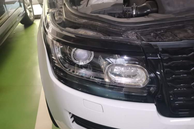 Used Land Rover Range 2014 3.0 SC V6 Vogue SE Long-Wheelbase Edition Right Front Headlight