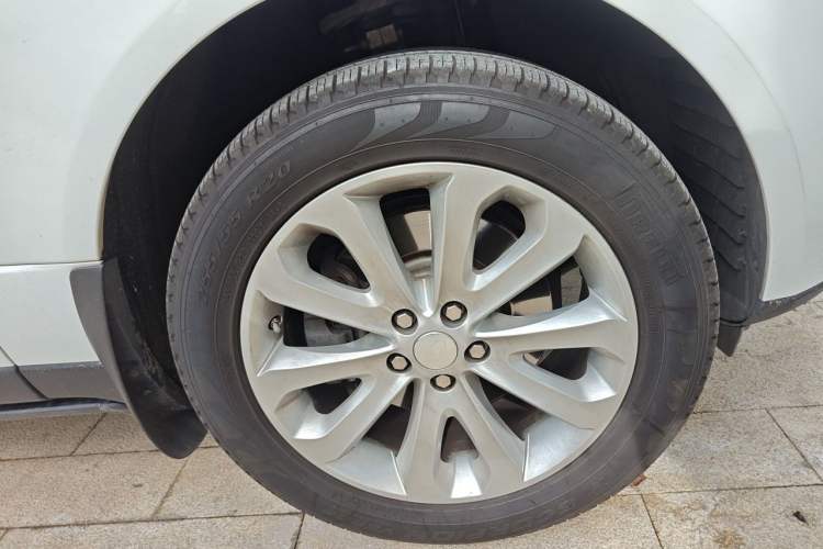 Used Land Rover Range 2014 Revised 3.0 SC V6 Vogue Right Front Wheel Hub