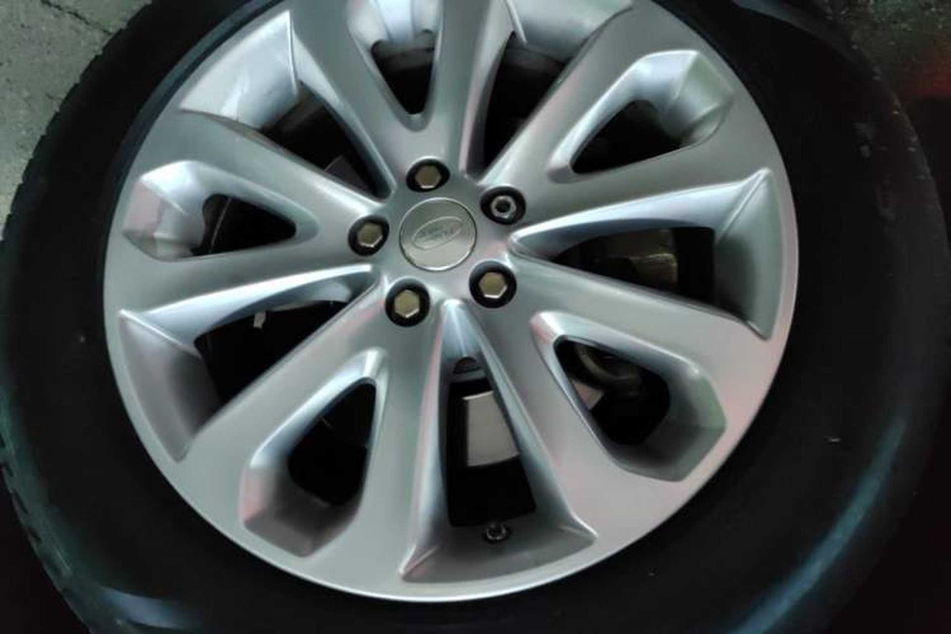 Used Land Rover Range 2014 Revised 3.0 SC V6 Vogue Right Front Wheel Hub
