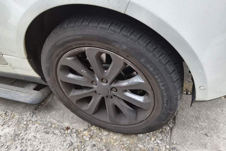 Used Land Rover Range 2014 Revised 3.0 SC V6 Vogue Right Front Wheel Hub