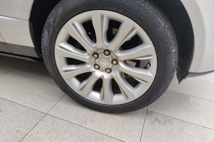 Used Land Rover Range 2014 3.0 SC V6 Vogue SE Long-Wheelbase Edition Right Front Wheel Hub