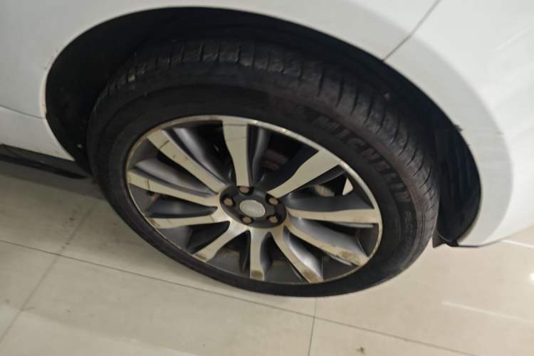 Used Land Rover Range 2014 3.0 SC V6 Vogue SE Long-Wheelbase Edition Right Front Wheel Hub
