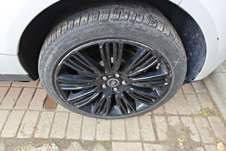 Used Land Rover Range  Right Front Wheel Hub