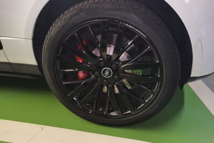 Used Land Rover Range 2014 3.0 SC V6 Vogue SE Long-Wheelbase Edition Right Front Wheel Hub