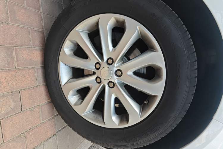 Used Land Rover Range 2014 Revised 3.0 SC V6 Vogue Right Front Wheel Hub