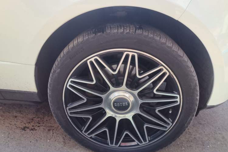 Used Land Rover Range 2014 3.0 SC V6 Vogue Right Front Wheel Hub