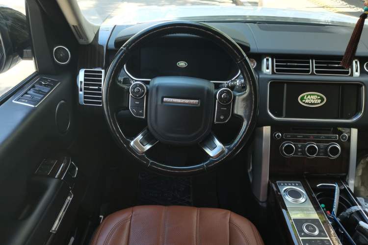 Used Land Rover Range 2014 3.0 SC V6 Vogue SE Long-Wheelbase Edition Steering Wheel