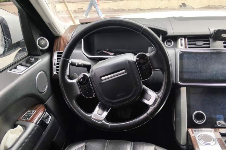 Used Land Rover Range 2014 Revised 3.0 SC V6 Vogue Steering Wheel