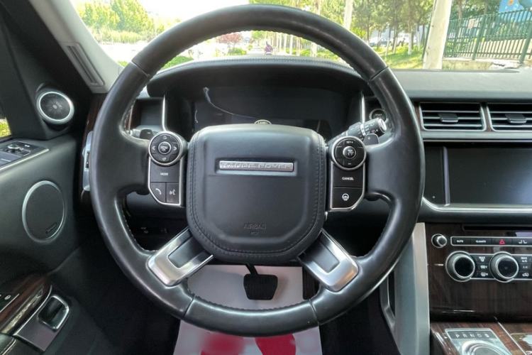 Used Land Rover Range 2014 Revised 3.0 SC V6 Vogue Steering Wheel