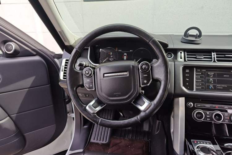 Used Land Rover Range 2014 Revised 3.0 SC V6 Vogue Steering Wheel