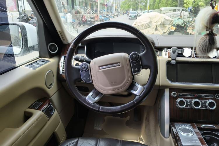 Used Land Rover Range 2014 Revised 3.0 SC V6 Vogue Steering Wheel
