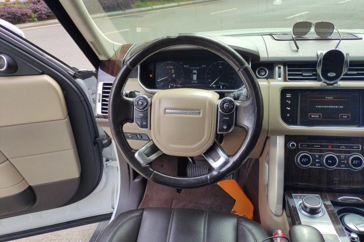 Used Land Rover Range 2014 Revised 3.0 SC V6 Vogue Steering Wheel