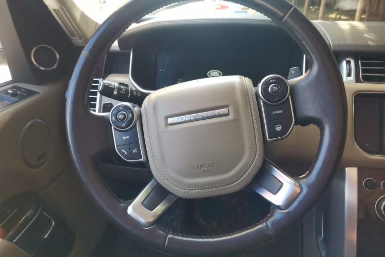 Used Land Rover Range 2014 3.0 TDV6 Vogue Steering Wheel