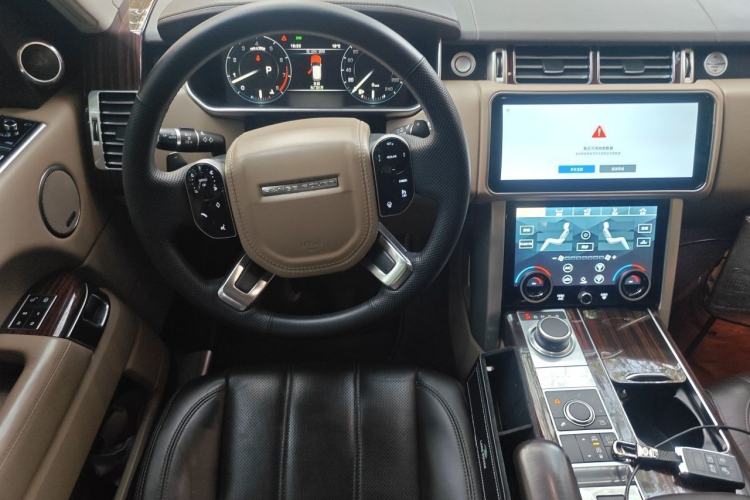 Used Land Rover Range 2014 3.0 SC V6 Vogue Steering Wheel