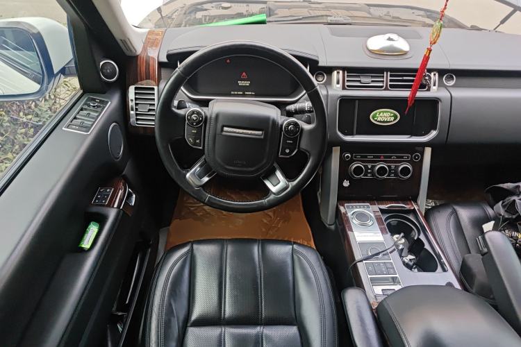 Used Land Rover Range 2014 Revised 3.0 SC V6 Vogue Steering Wheel