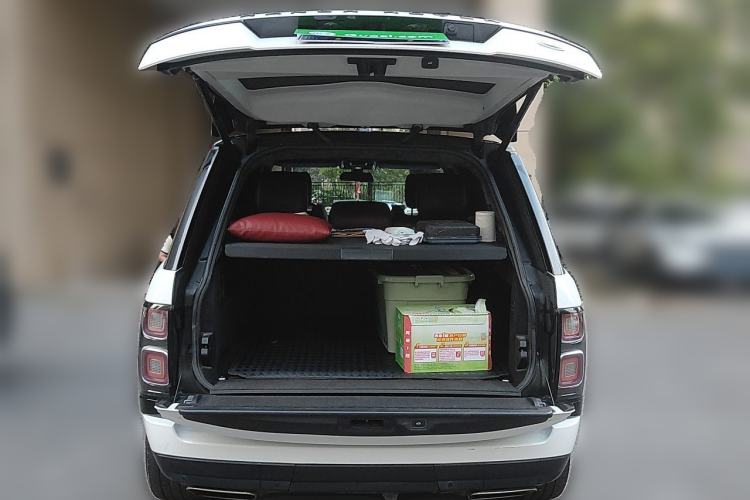 Used Land Rover Range 2014 3.0 SC V6 Vogue SE Long-Wheelbase Edition Trunk
