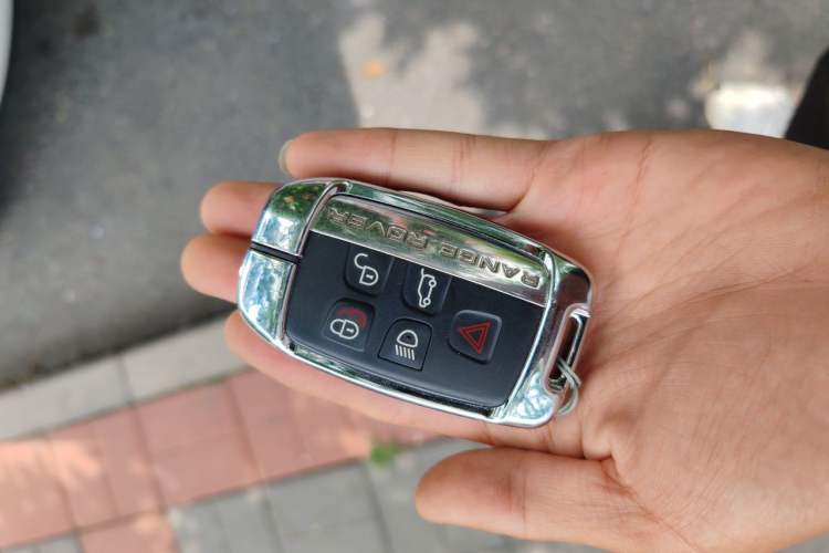 Used Land Rover Range 2014 5.0 SC V8 AB Prestige Extended Version Vehicle Key