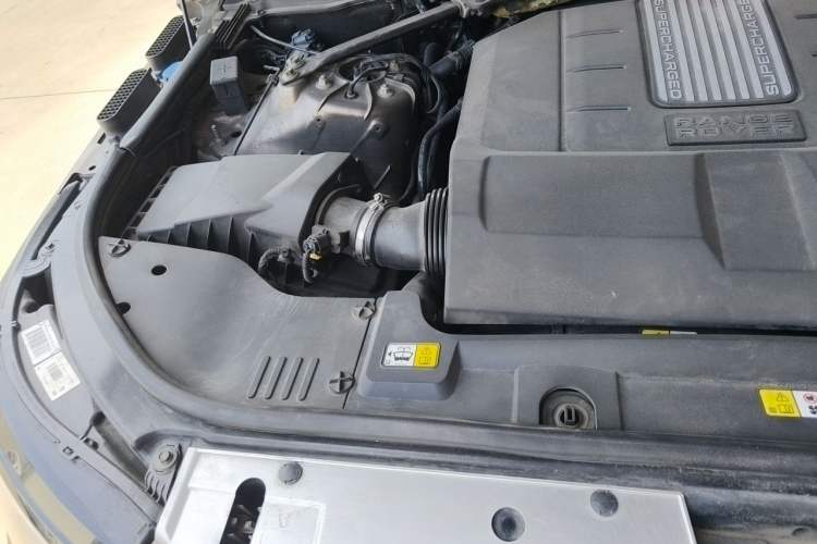 Used Land Rover Range 2014 3.0 SC V6 Vogue SE Engine Bay Right
