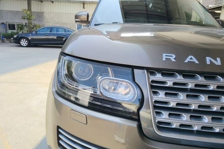 Used Land Rover Range 2014 3.0 SC V6 Vogue SE Right Front Headlight