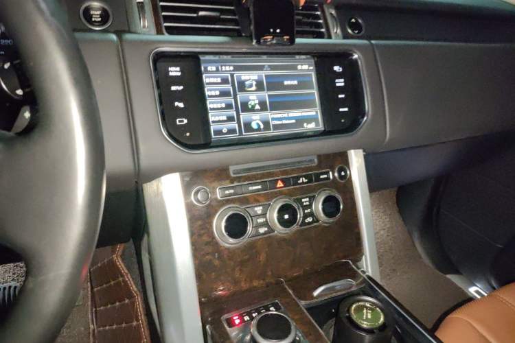 Used Land Rover Range 2015 3.0 SC V6 Vogue SE Long-Wheelbase Edition Audio And AC Panel