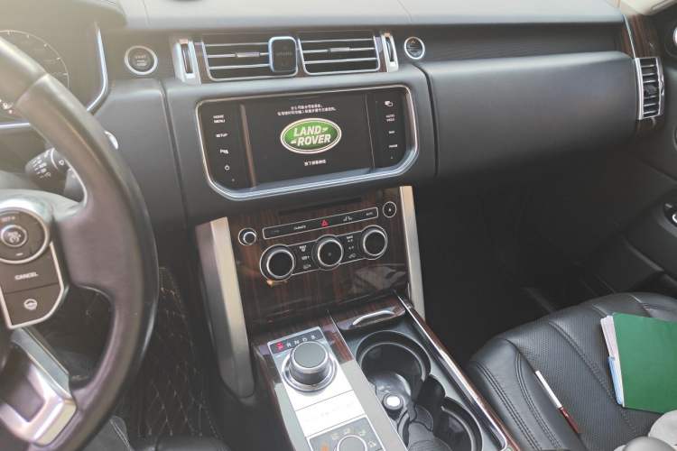 Used Land Rover Range 2015 3.0 SC V6 Vogue Audio And AC Panel